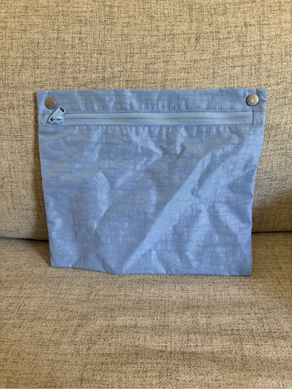 BAGGU Blue Cloud Pouch Detachable Zip Pouch-used